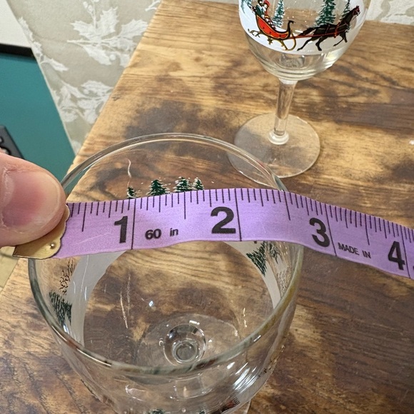 Vintage Holiday Wine Glasses with Sleigh and Cabin Design - Picture 6 of 6